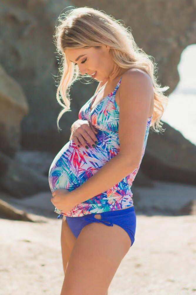 Pregnant women bikini